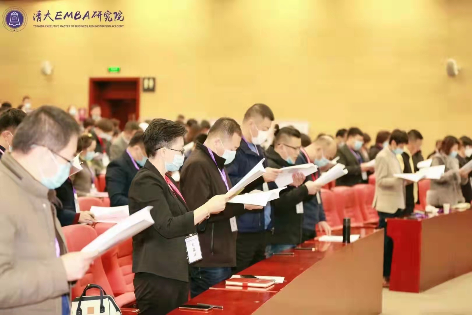 我们明白了企业家在民族和国家的发展中承负着的历史使命